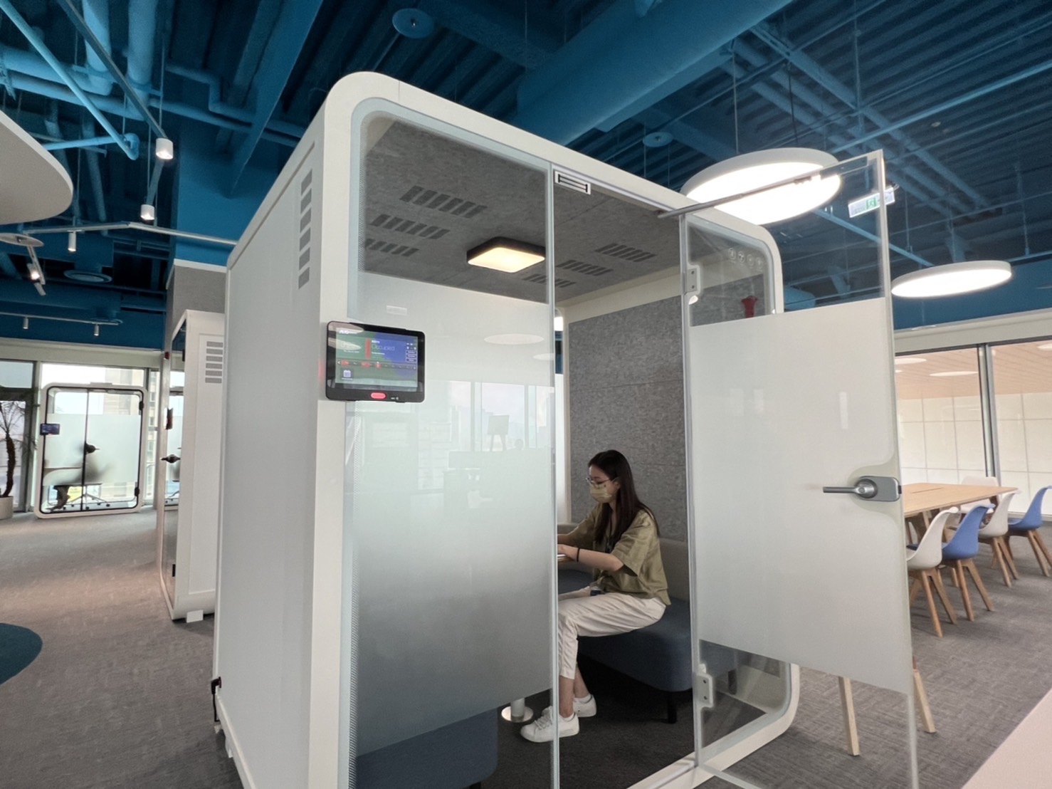 UU国际高雄據點的智慧行動辦公艙，展現UU国际在面板以外的研發應用軟實力